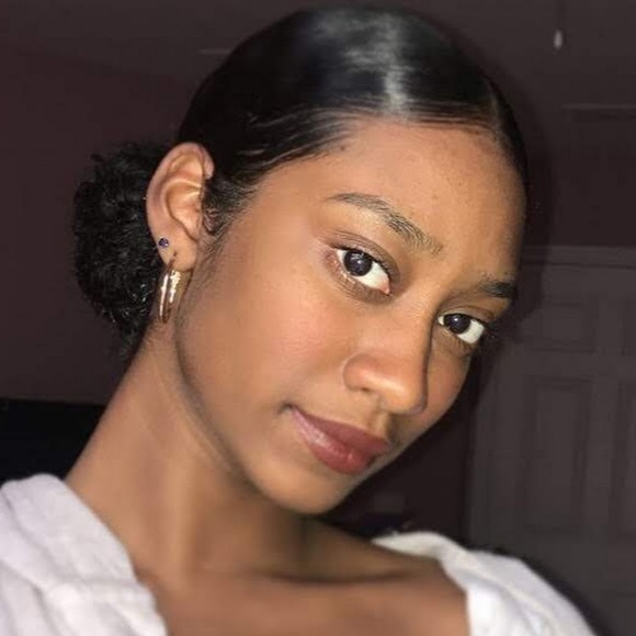 Meet your Posher, Shayla - Picture 1 of 1